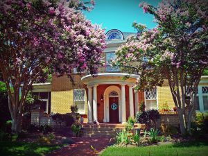 6 Sustainable Ways to Enhance Your Home's Curb Appeal