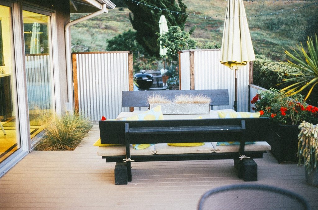 Patio Makeover - 5 Brilliant and Inexpensive Ideas