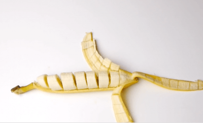 How to slice a banana the right way